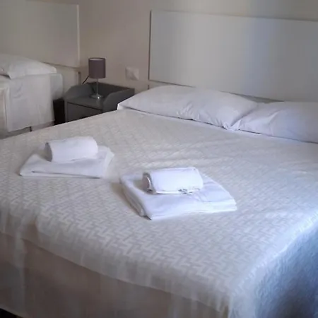 Magenta Apartment Lecco